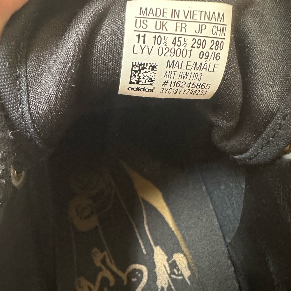 Adidas Snoop x Gonz Black and White Sneakers - Picture 10 of 10